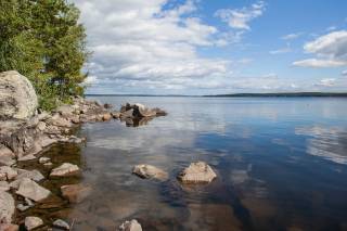 Järvimaisema Valmarinniemessä