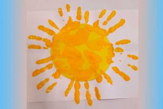 Piirretty aurinko.