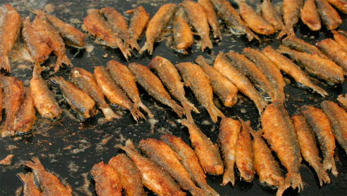 Paistettuja muikkuja.