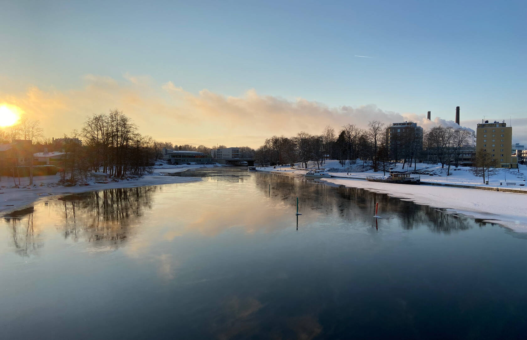 Putaasillalta talvinen maisemakuva kohti Isoa siltaa.
