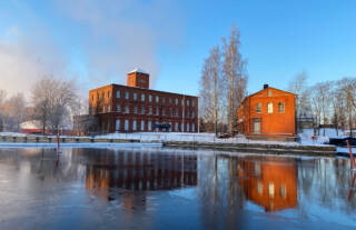 Myllysaaren museo kanavan varrella talvella.