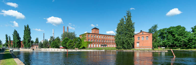 Myllysaaren museo ja Nuorisokeskus Pultti kesällä.