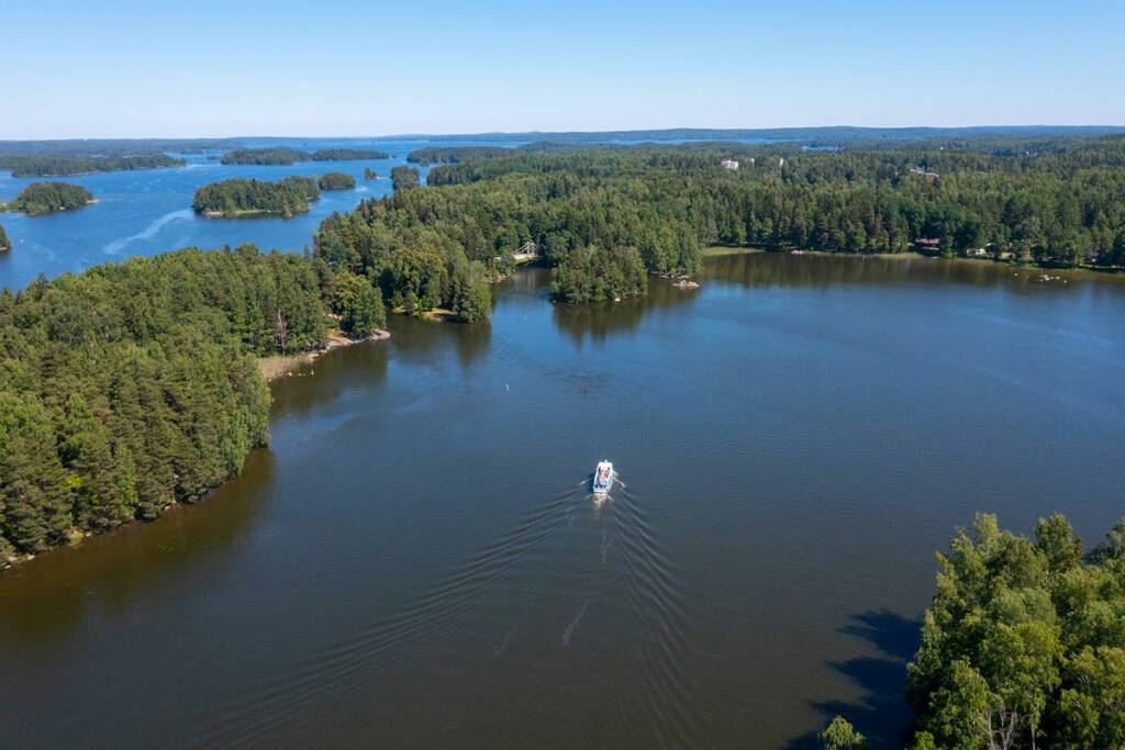ilmakuva risteilyaluksesta Apianlahdella Valkeakoskella.
