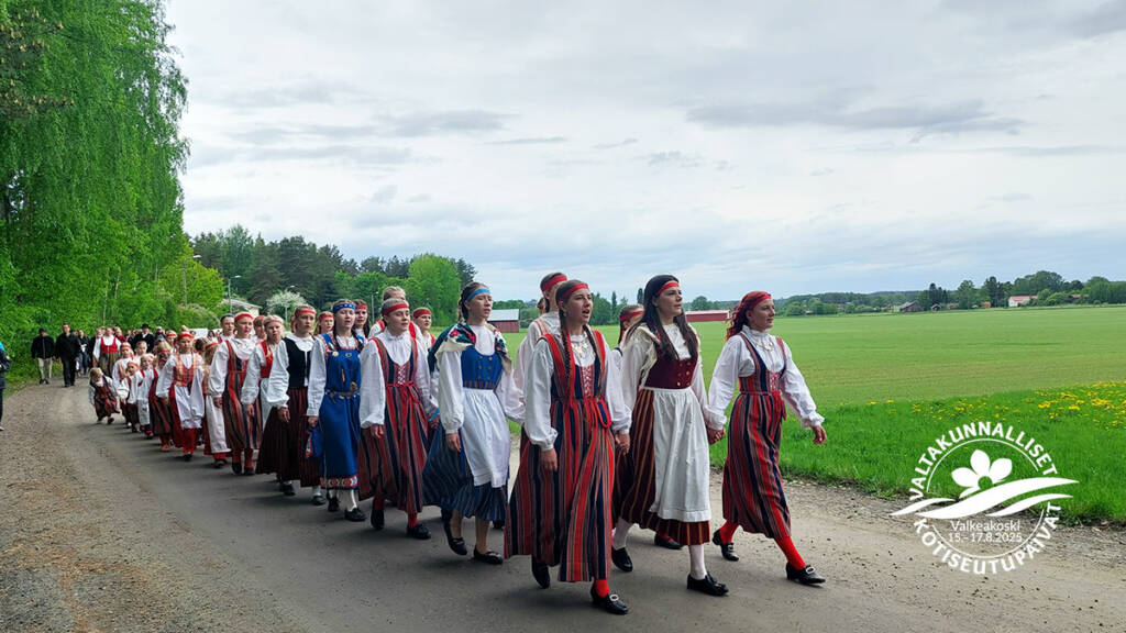 Helkajuhlien kulkue.