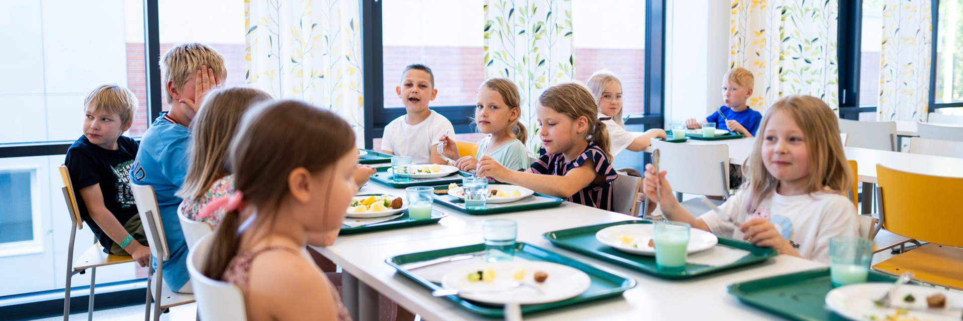 children eating
