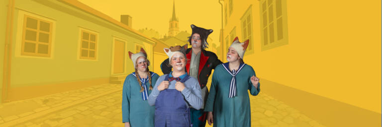 Pekka Töpöhäntä -näytelmän mainoskuvassa näyttelijöitä keltaista taustaa vasten.