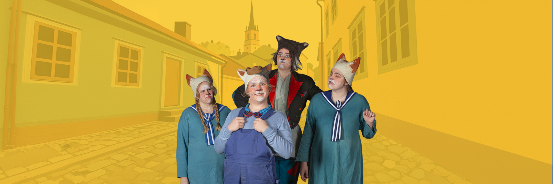 Pekka Töpöhäntä -näytelmän mainoskuvassa näyttelijöitä keltaista taustaa vasten.