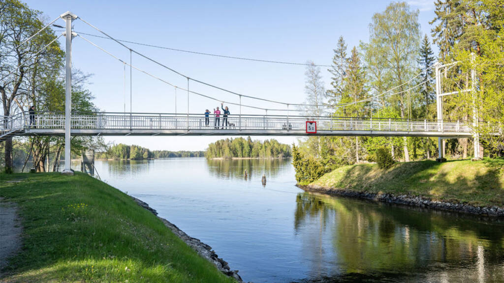 riippusilta Valkeakoskella sijaitsevassa riippusiltojen lenkillä.