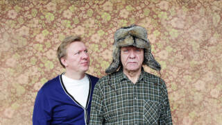 Kuva mielensäpahoittajasta ja pojasta.