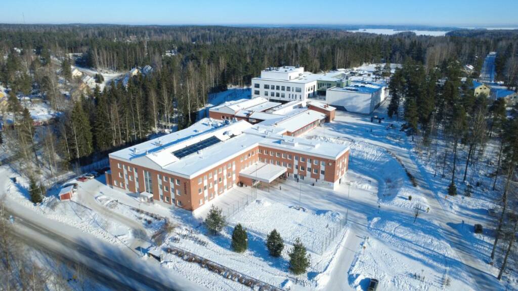 ilmakuva, jossa roukon yhtenäiskoulu