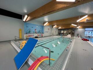 Valkeakosken uimahallin altaat.