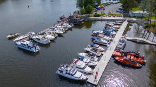 Veneitä Kirkonrannan satamassa.