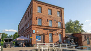 Myllysaaren museon ja rakennus sekä Tilaus- ja juhlaravintola Myllysaaren kesäterassi. juhlaravintola