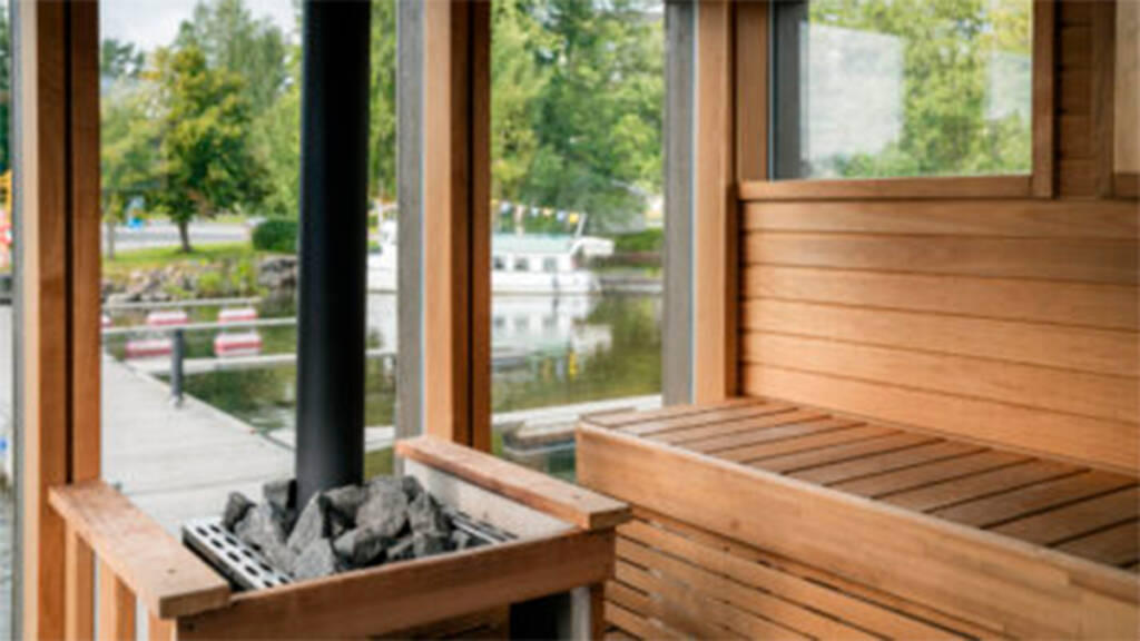 Waltikan saunalautalta näkymä järvelle.