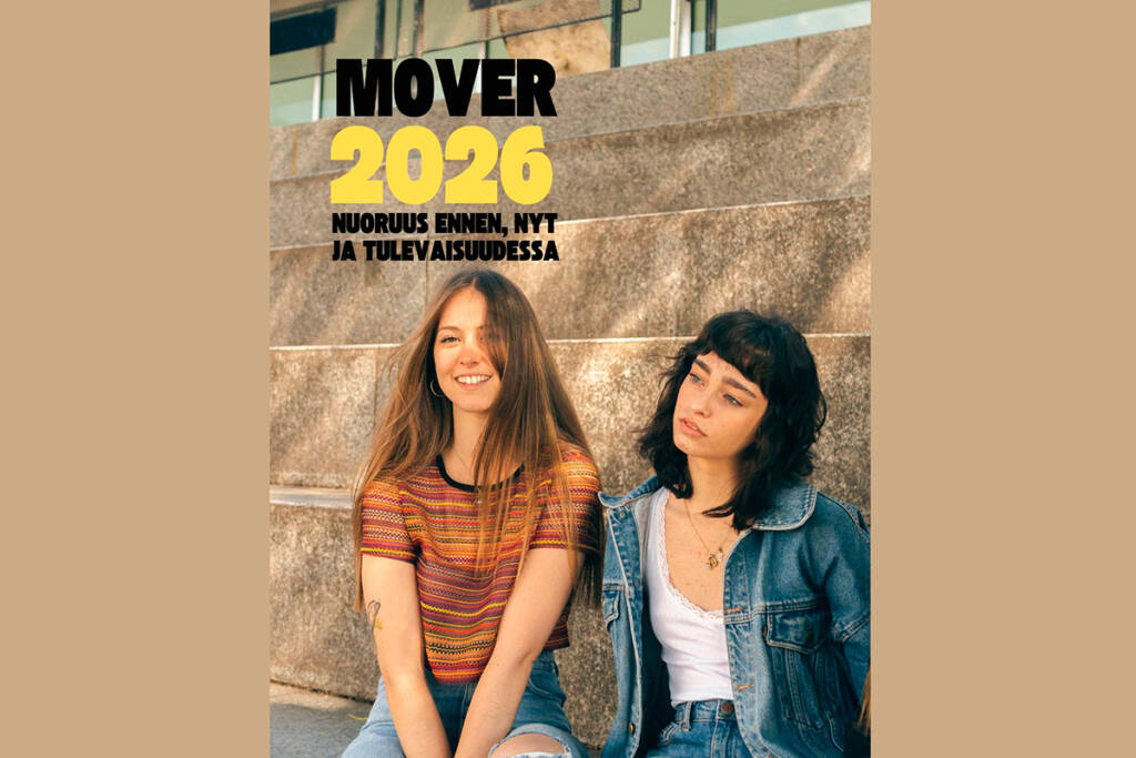 Kaksi nuorta henkilöä istuvat kivisillä rappusilla ja Mover 2026 logo.