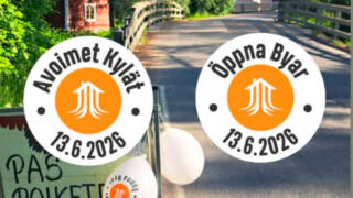 Avoimet kylät logo ja taustalla kylämaisemaa.